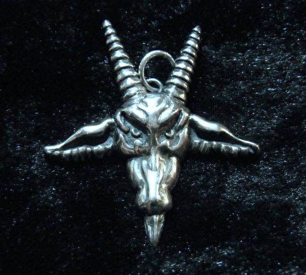 画像: HORRORBIZ CRYPT Original Silver Accessory 05/ Black Goat Pendant Top